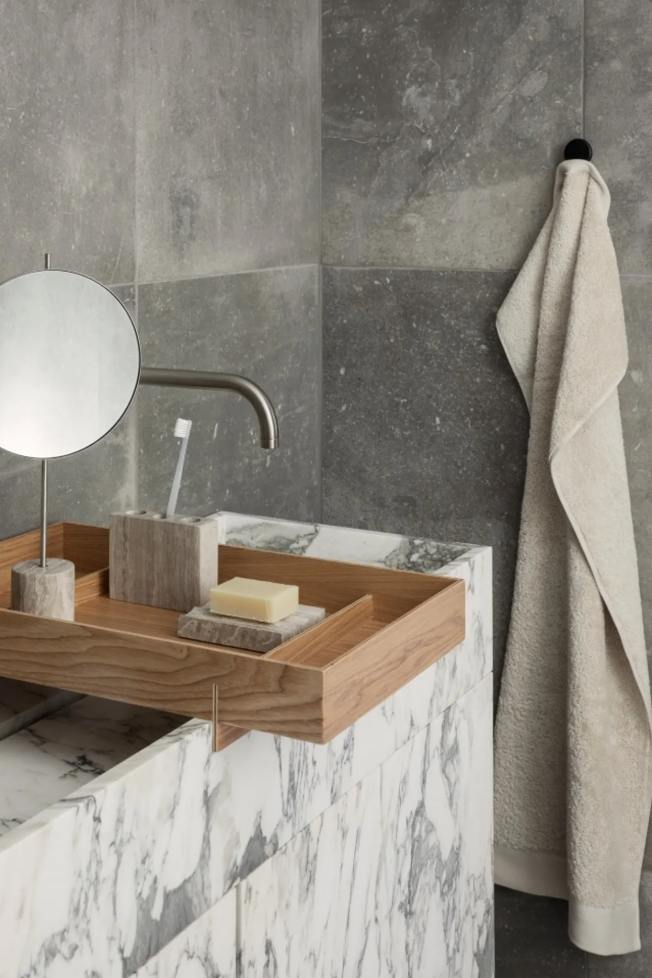 Blomus ABENTO tray / tray wood (64191) large