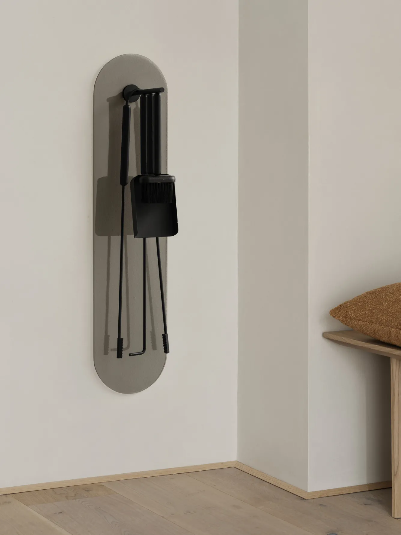 Blomus ASHI 5-piece fireplace set wall (brown oak) 66159