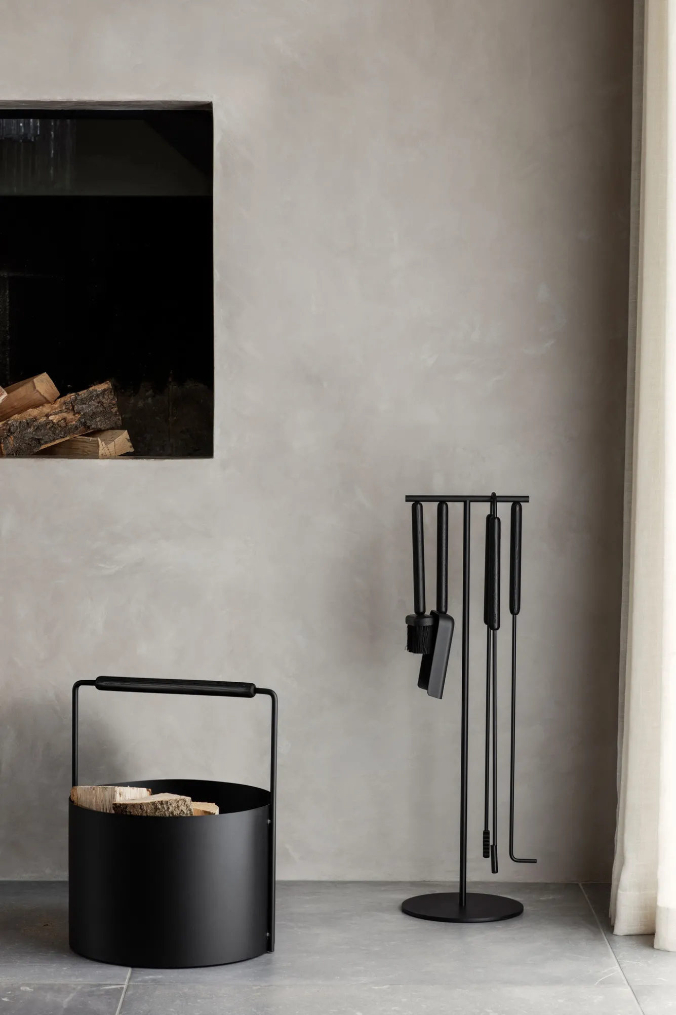 Blomus ASHI 5-piece fireplace set wall (black oak) 66158