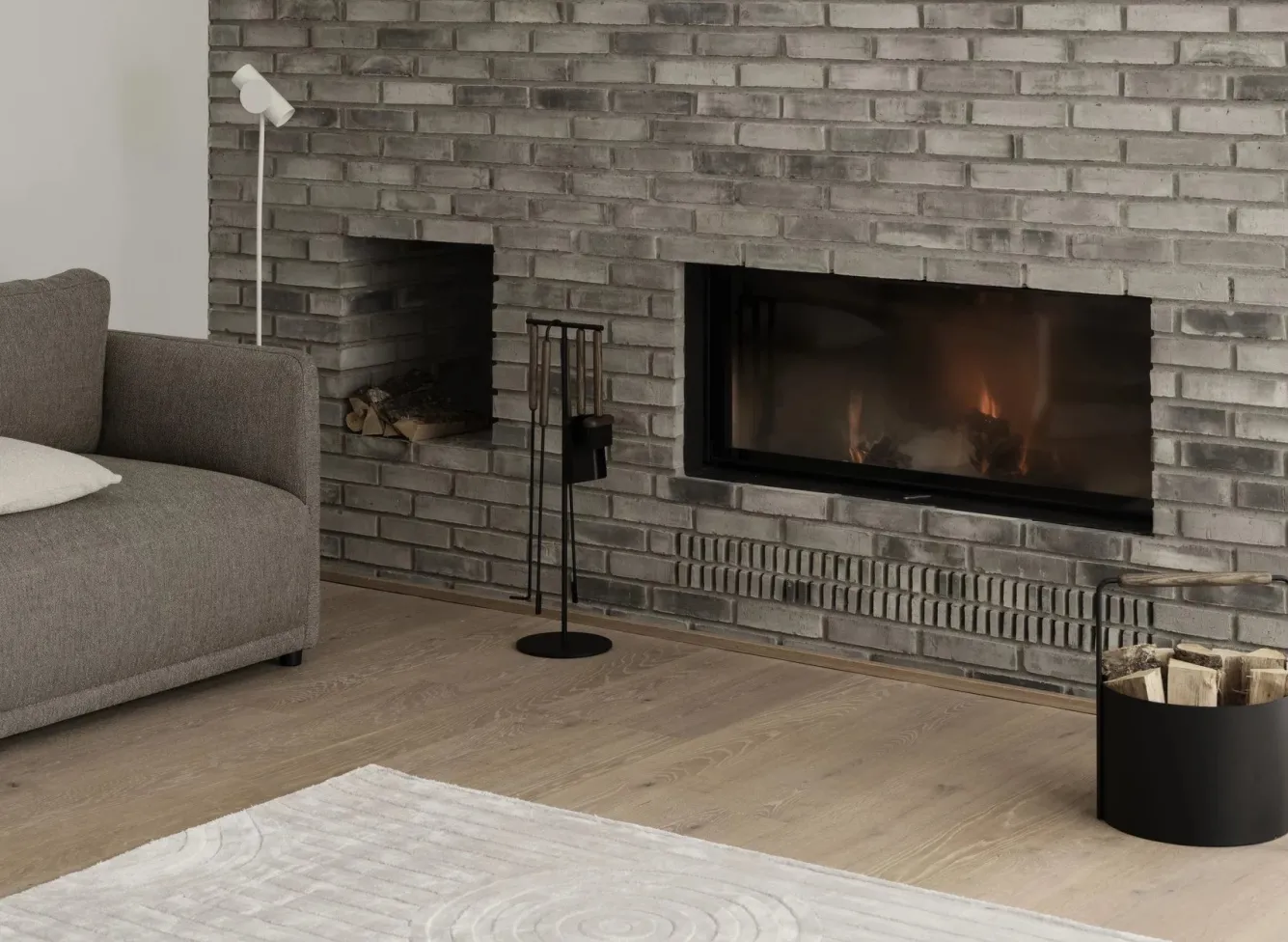 Blomus ASHI 5-piece standing fireplace set (black oak) 66154