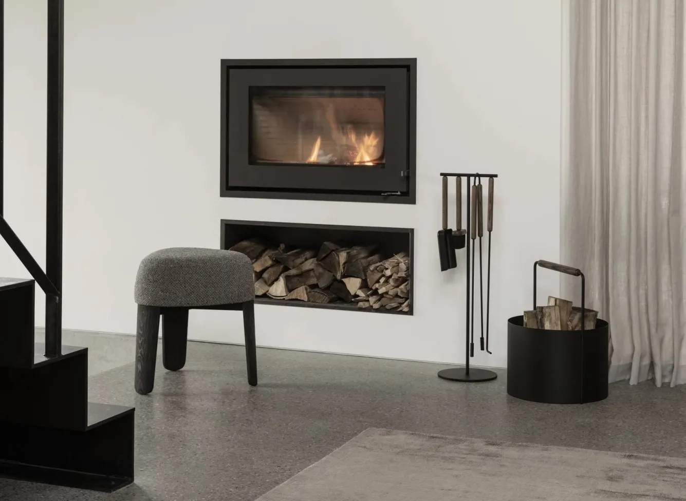 Blomus ASHI 5-piece standing fireplace set (brown oak) 66155