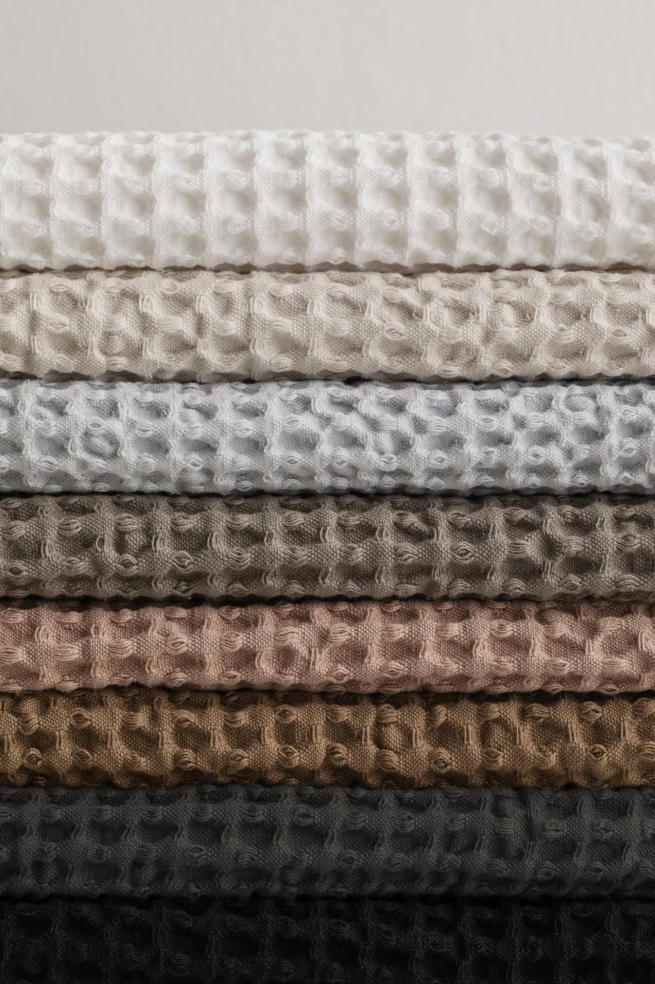 Blomus Bath towel waffle pattern 70x140 cm CARO color Moonbeam, 400 gr/m² (68996)