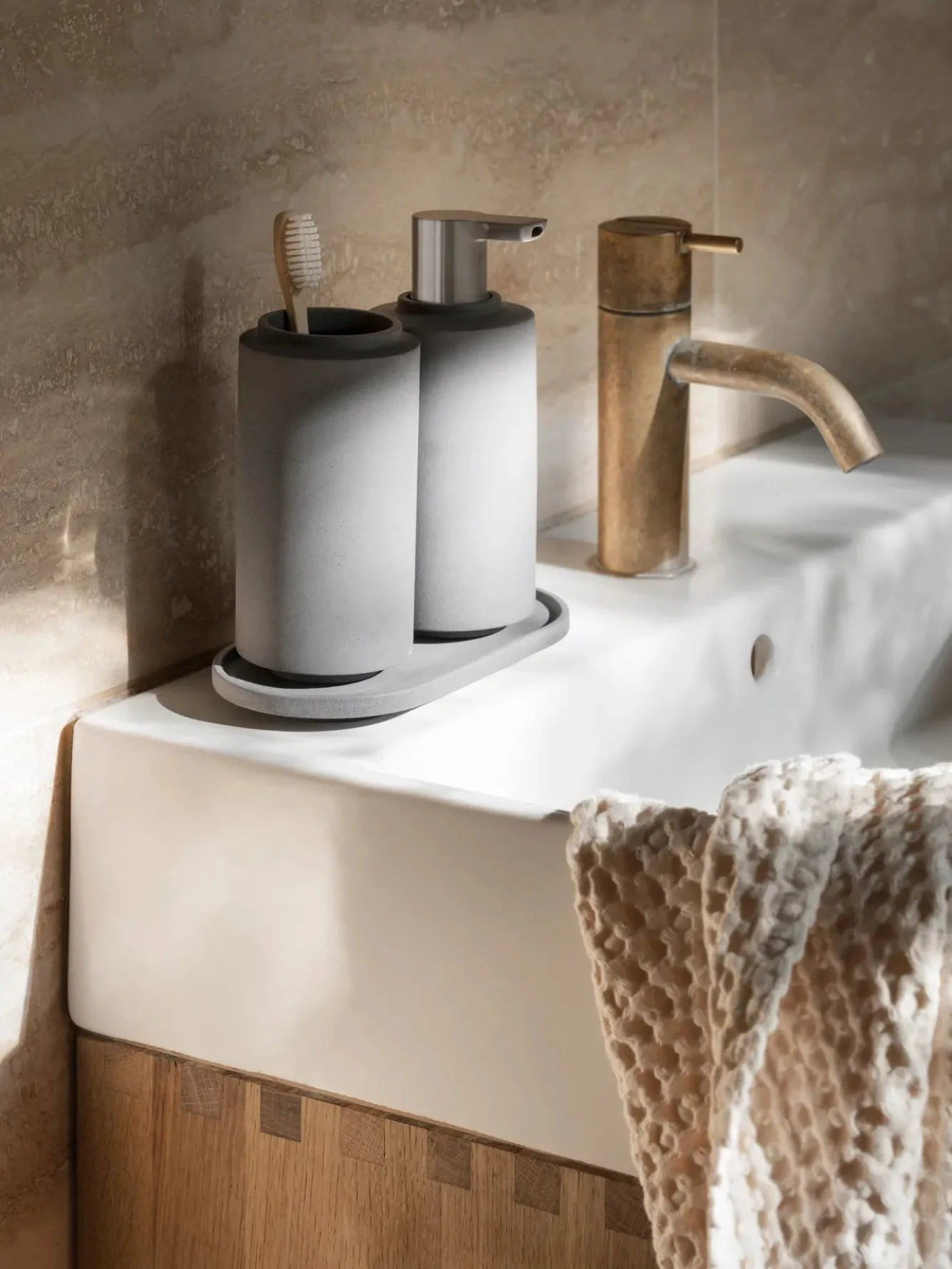 Blomus Bath towel waffle pattern 70x140 cm CARO color Moonbeam, 400 gr/m² (68996)