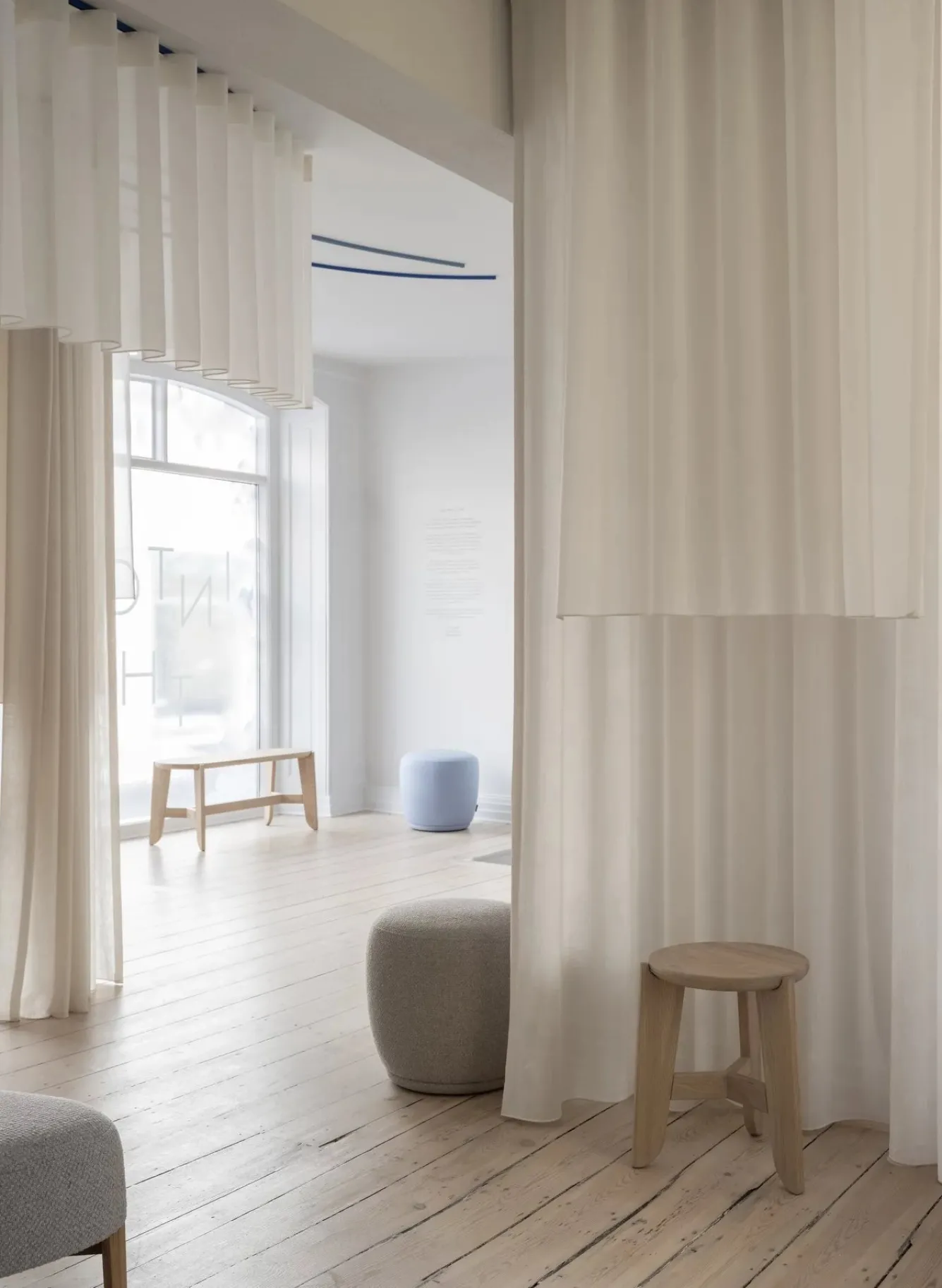 Blomus ELI stool - oak wood - 66512