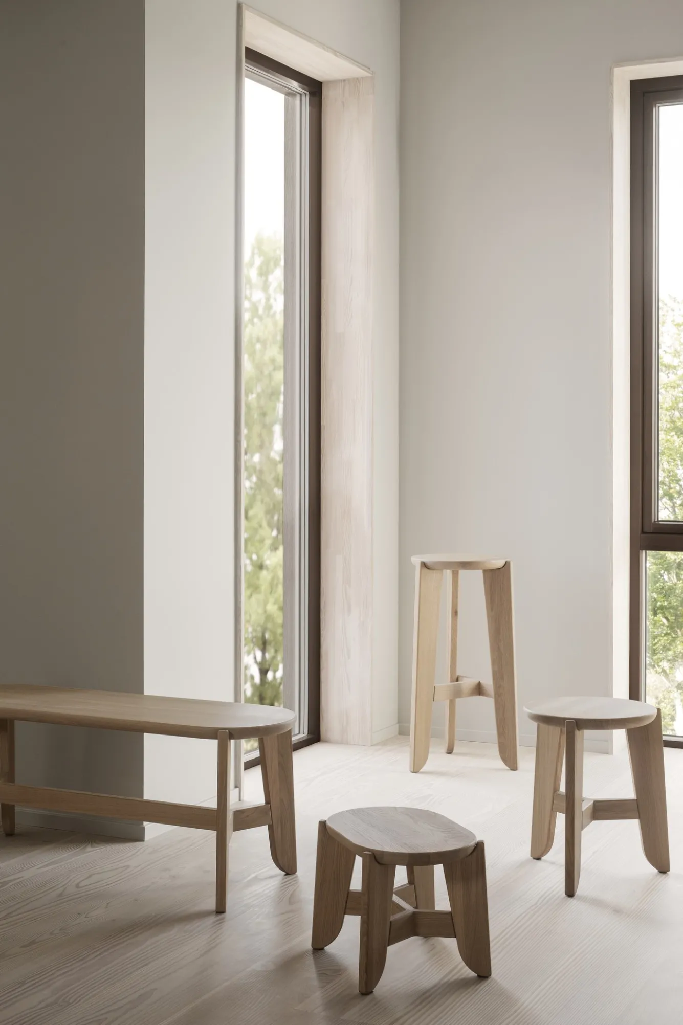 Blomus ELI stool - oak wood - 66512