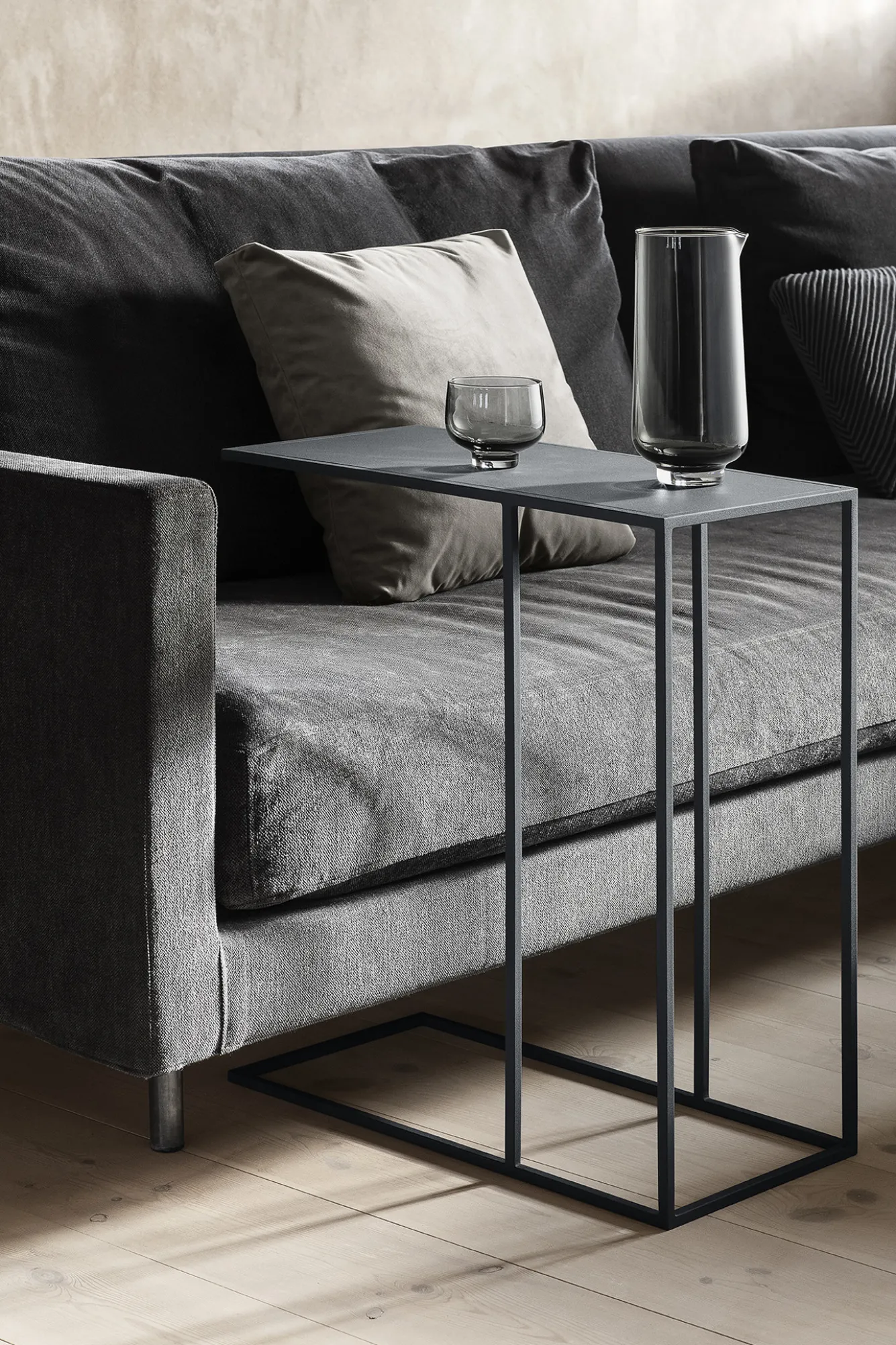 Blomus FERA side table black powder coated (66011)