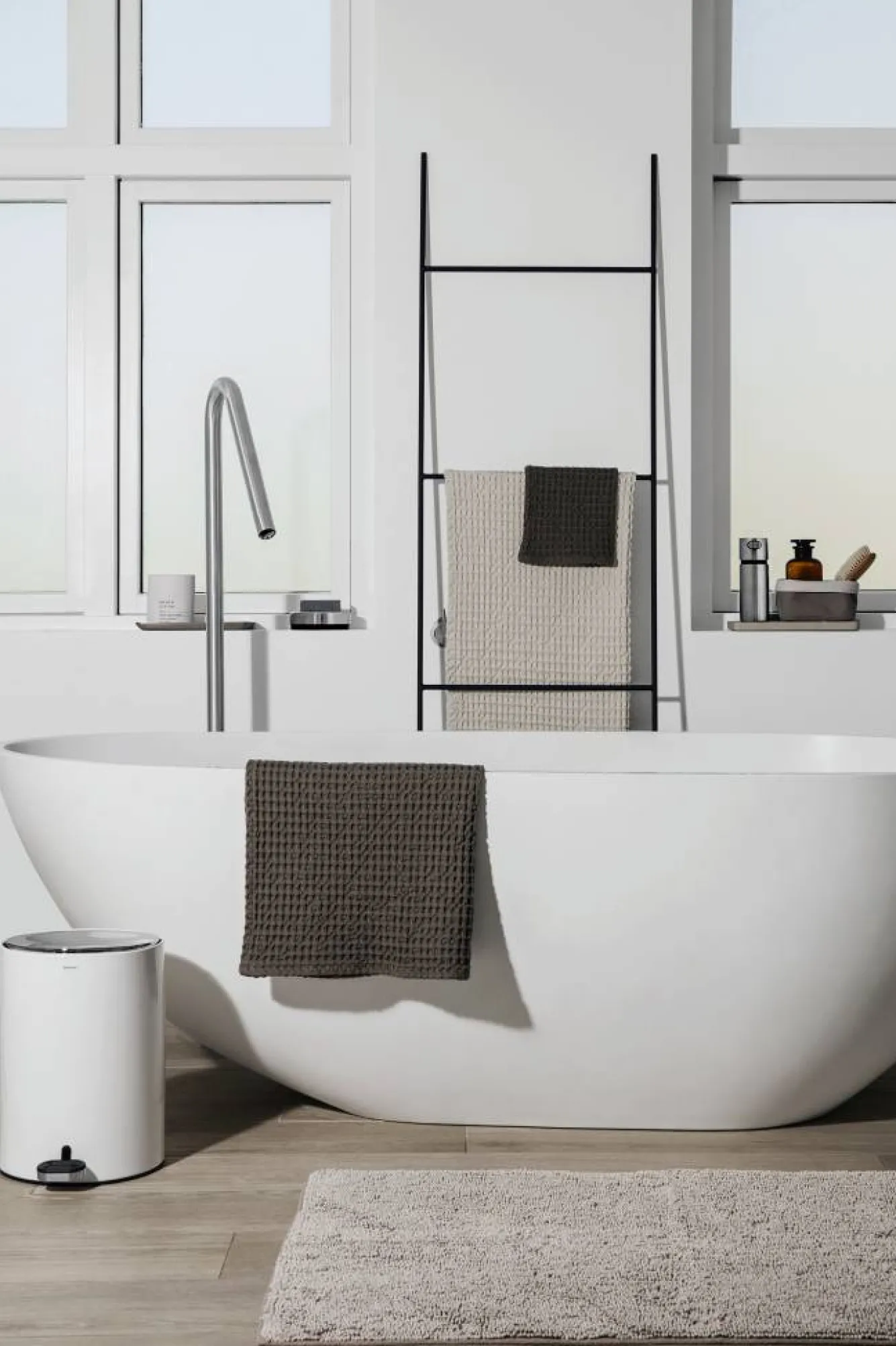 Blomus FERA towel ladder black powder coated (69078)