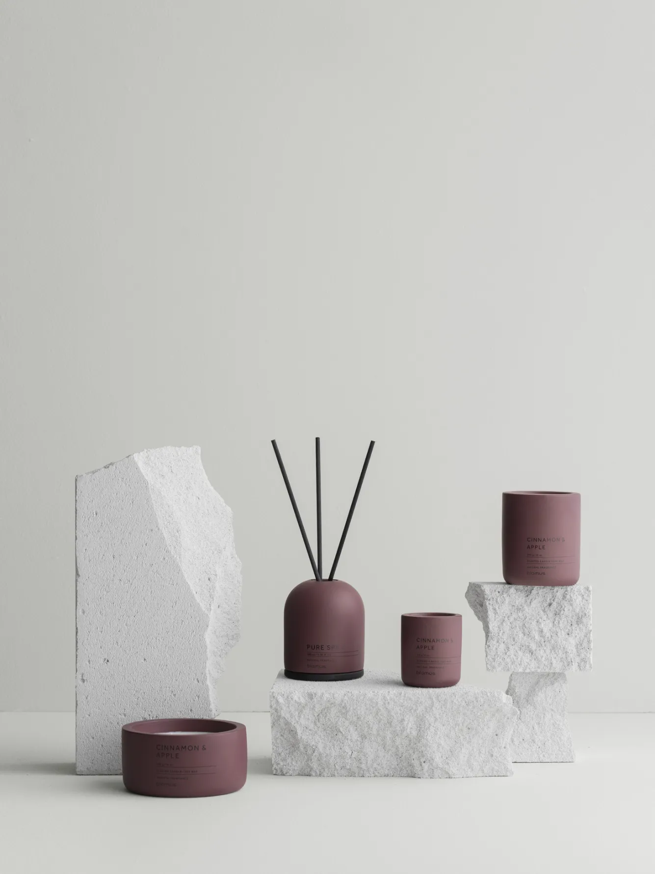 Blomus FRAGA scented candle Cinnamon Apple (114 grams) 66455