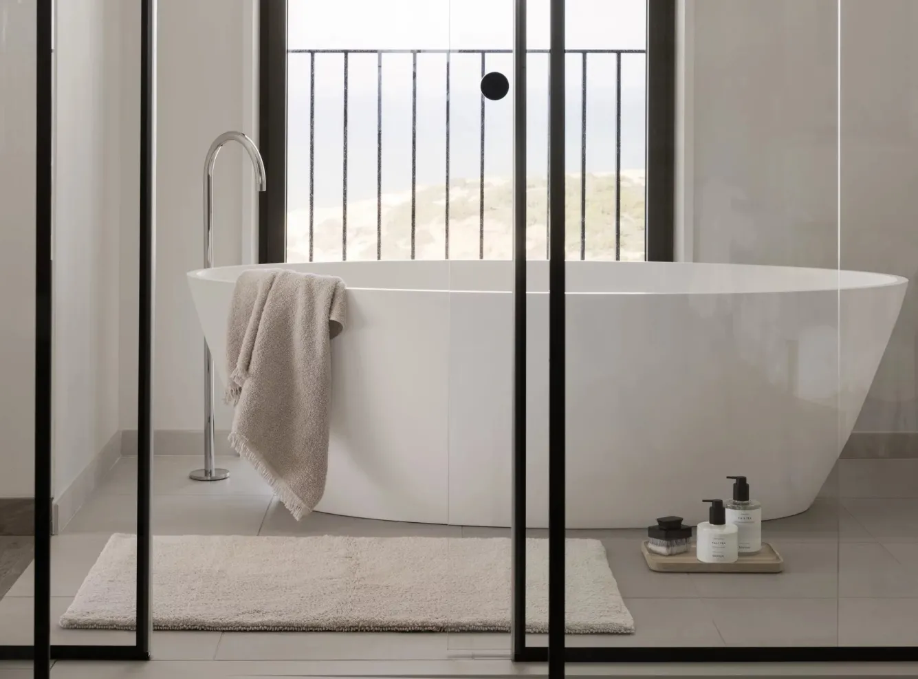 Blomus OKU tray / tray Oak (medium) 64530