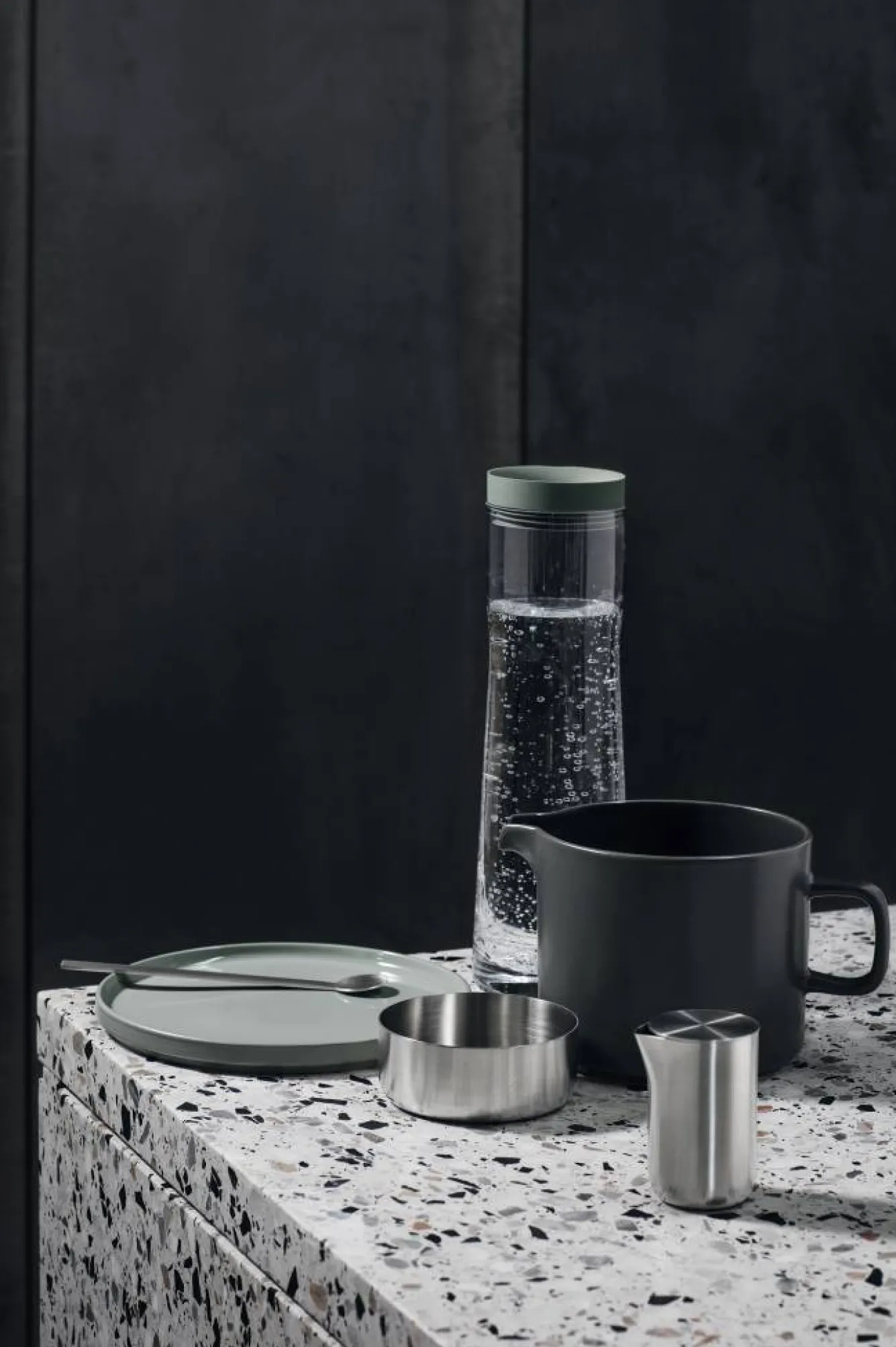 Blomus PILAR jug (1.0 liter) Moonbeam (63804)