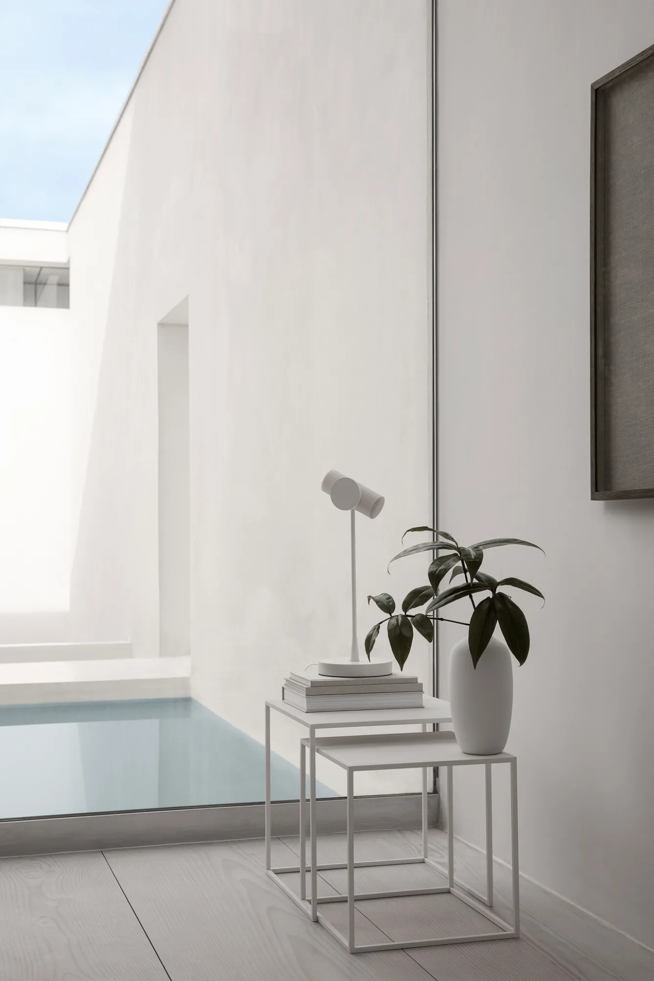 Blomus STAGE table lamp Lily White (66180) height 44 cm