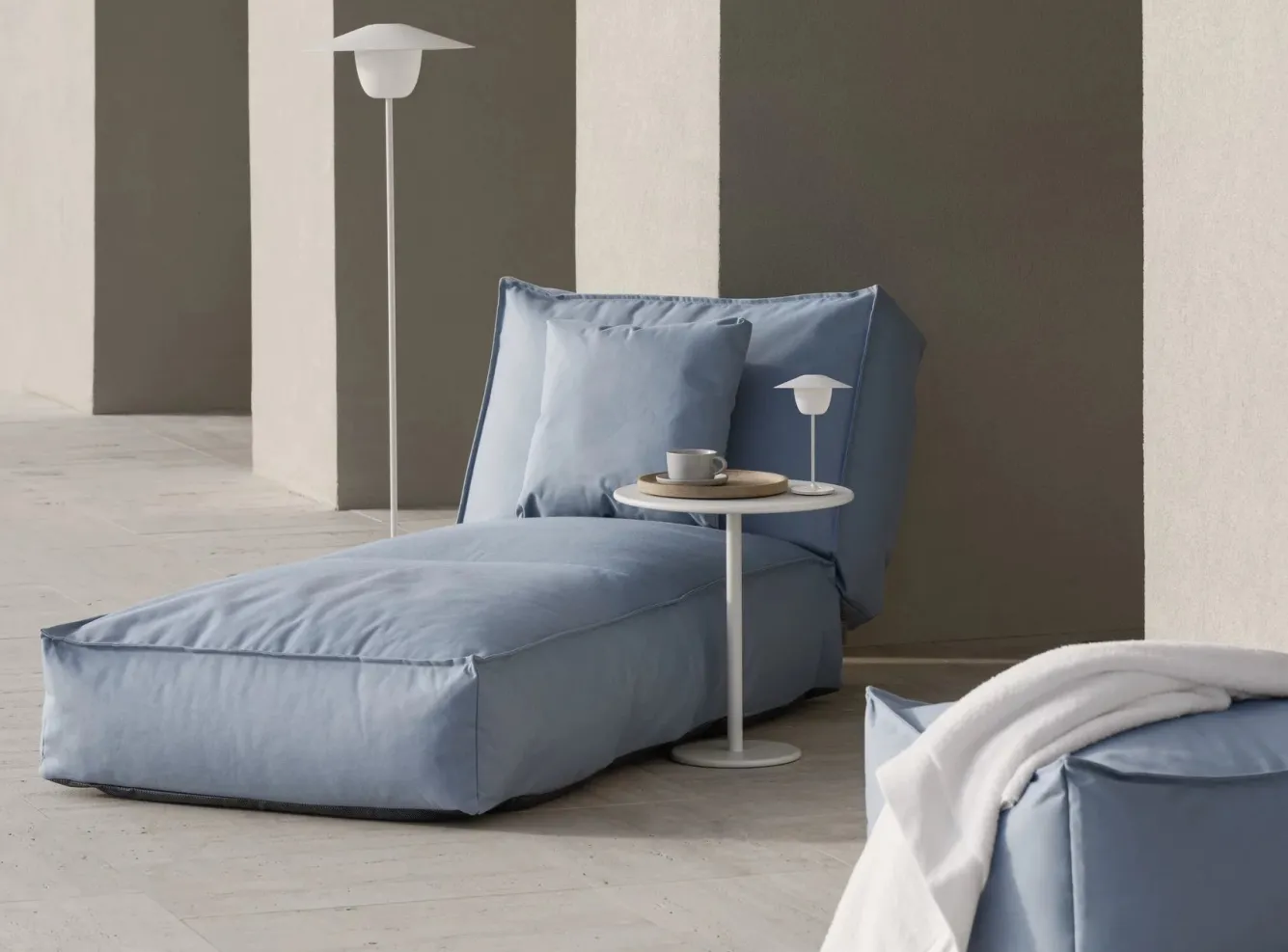 Blomus STAY side table color White (62015)