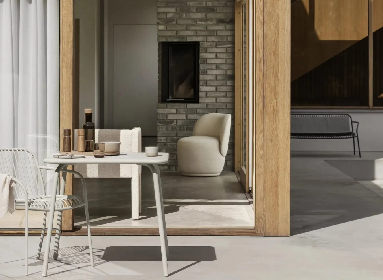 Blomus YUA garden table 80 x 80 cm - Silk Gray (62186)