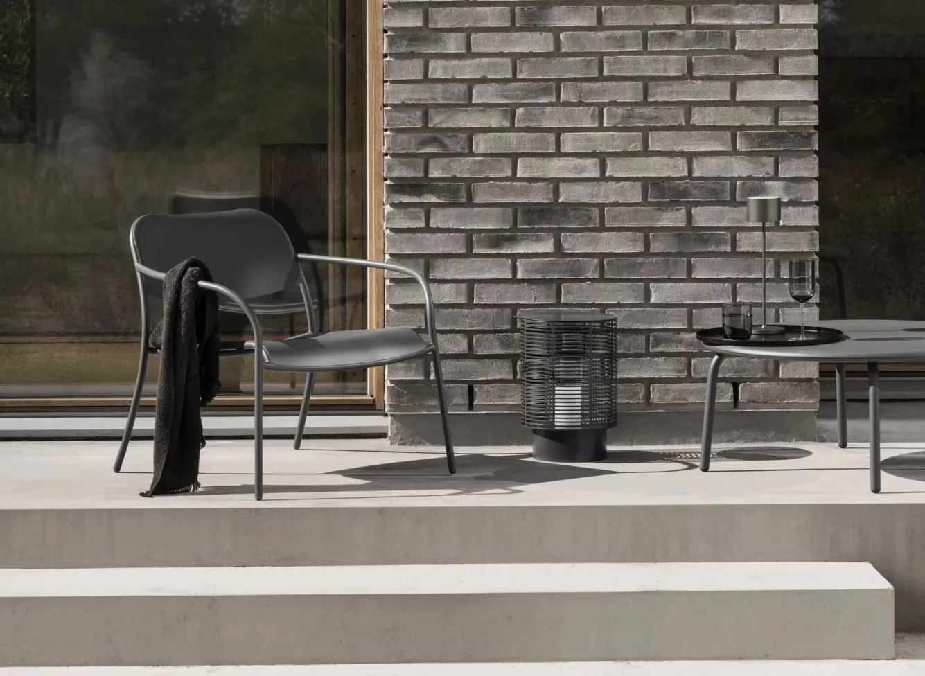 Blomus YUA lounge chair Granite Gray (62176)