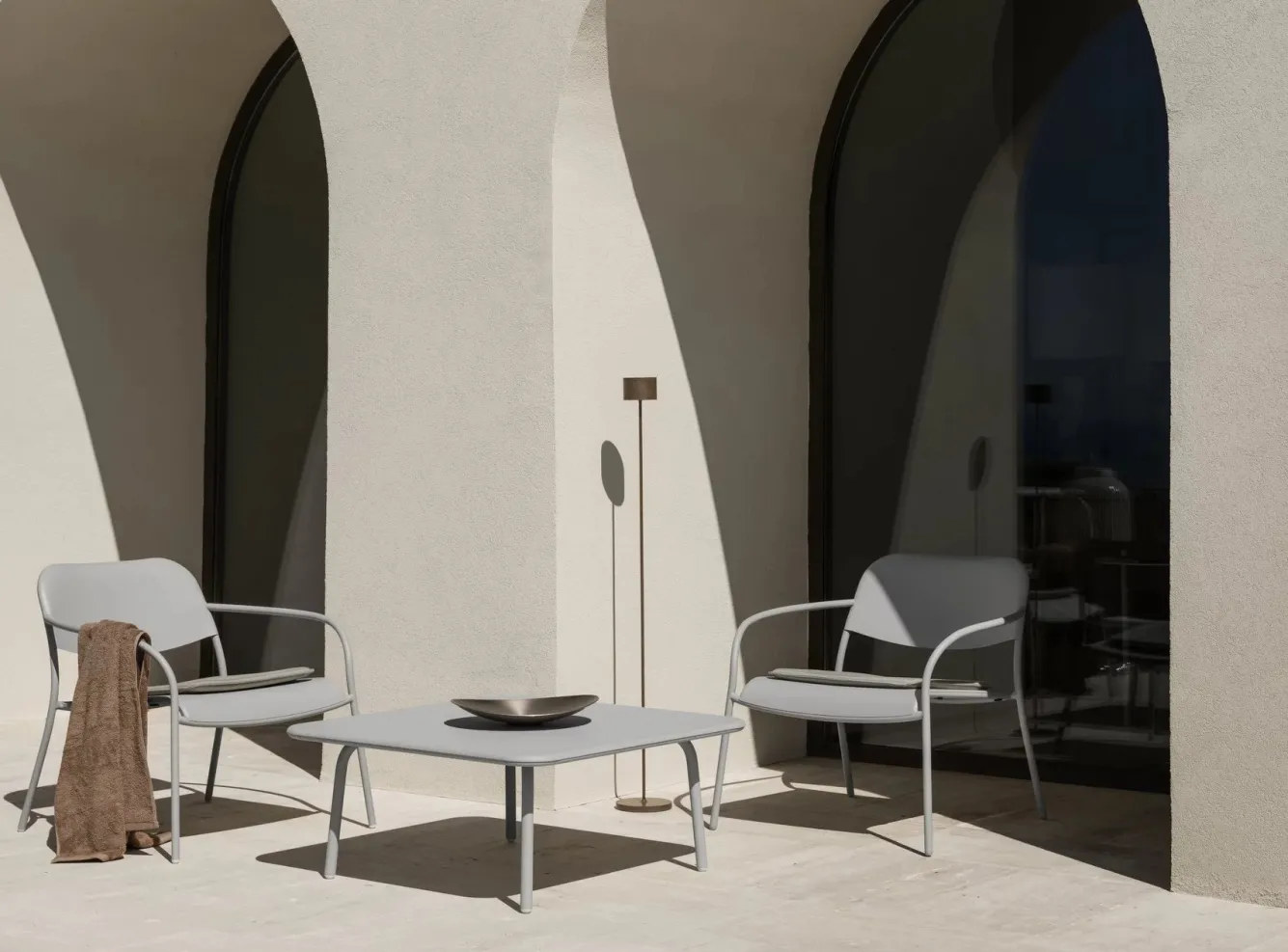 Blomus YUA lounge chair Silk Gray (62173)