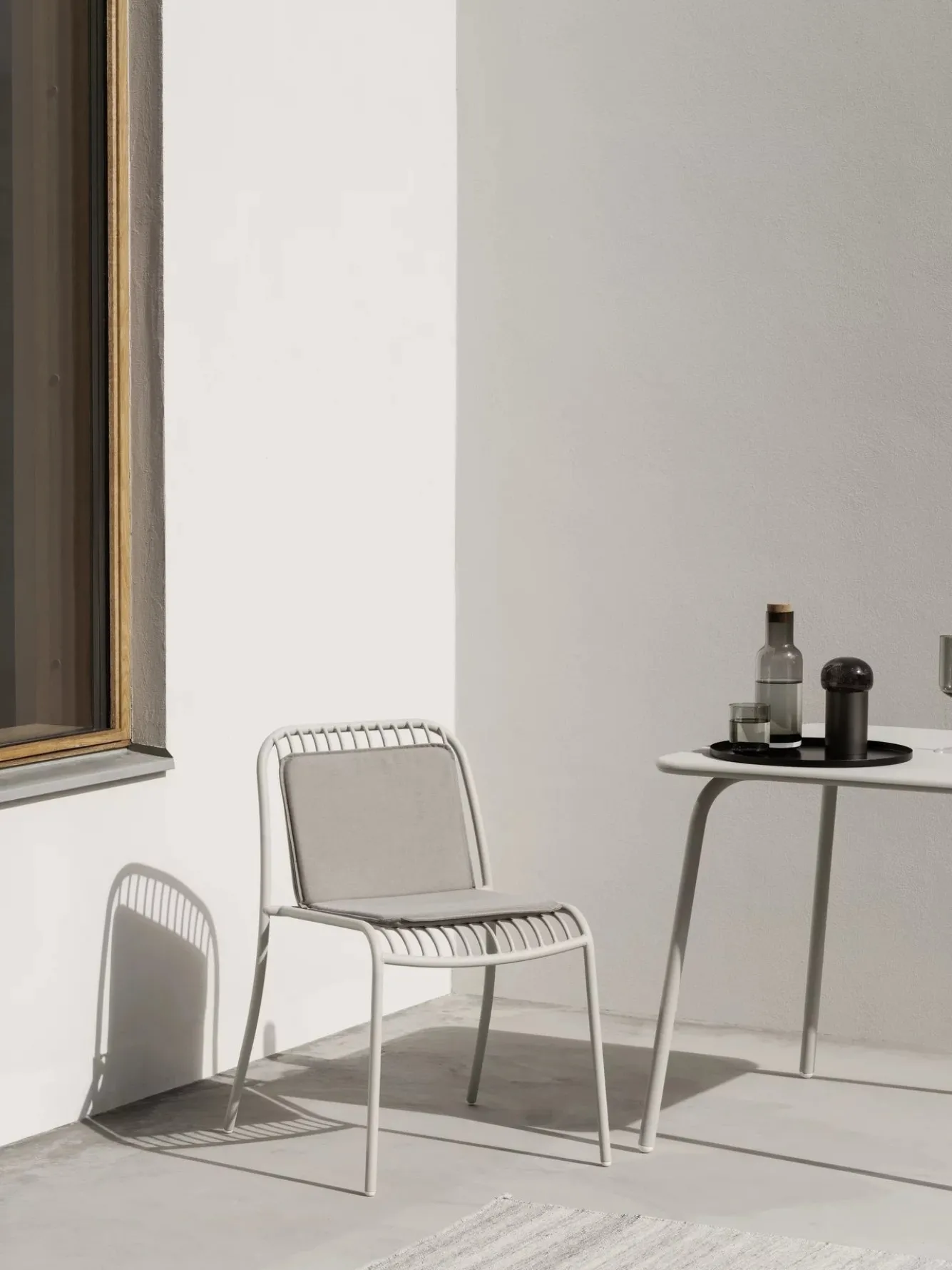 Blomus YUA WIRE garden chair Silk Gray (62177)