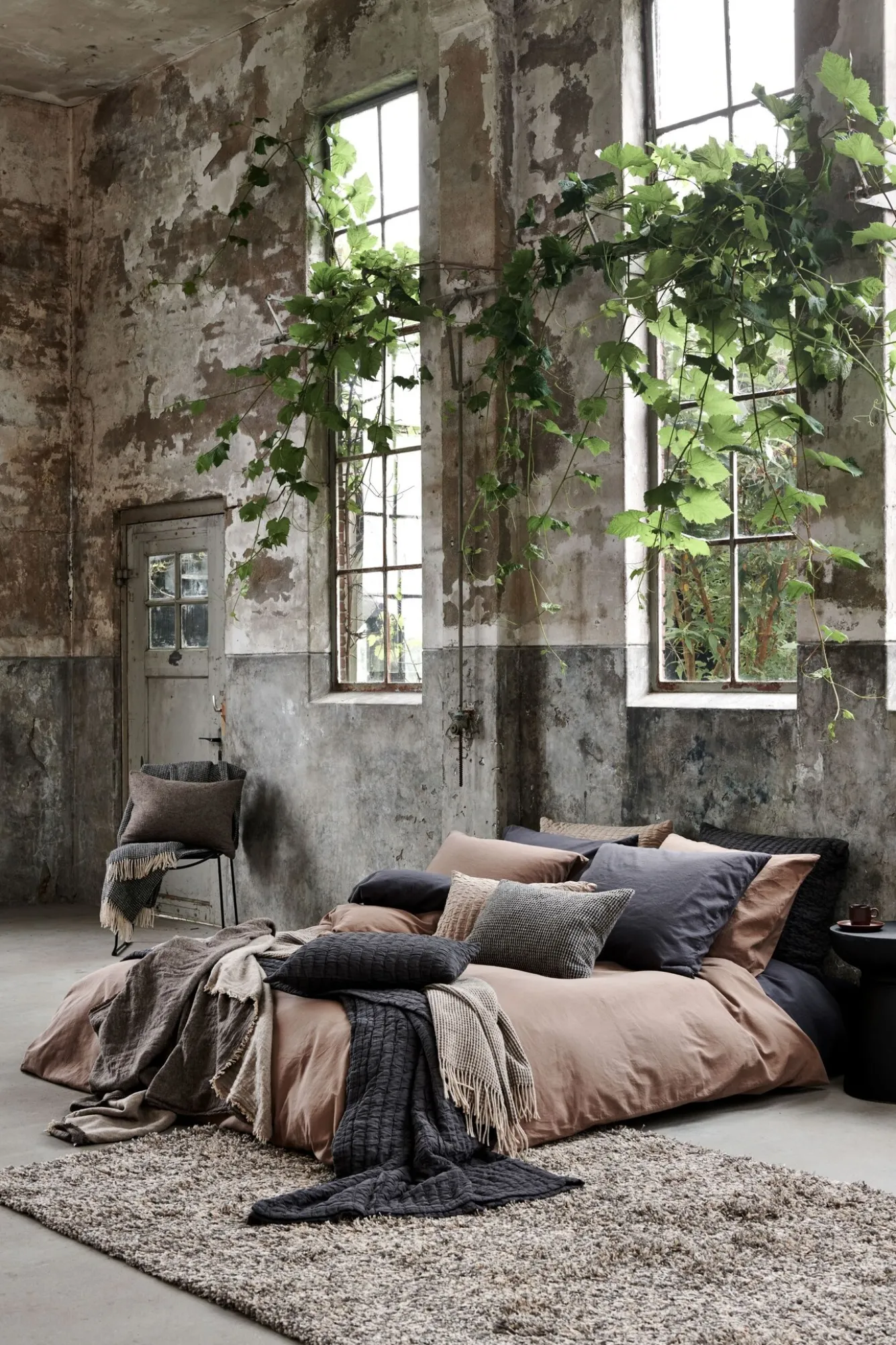 Vandyck Duvet cover PURE 66 Off Black 240x220 cm (hemp / cotton)