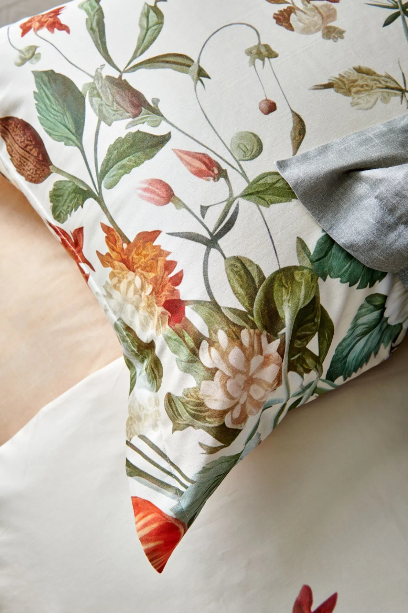 Vandyck Duvet cover HOLIDAY Cream Tan 240x220 cm (satin cotton)