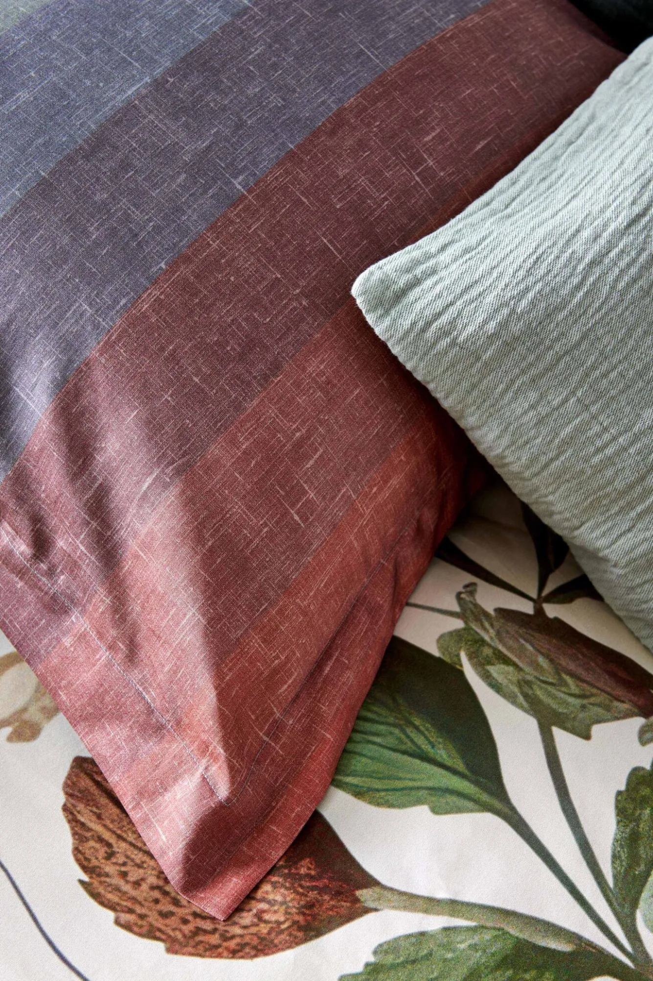 Vandyck Duvet cover HOLIDAY Cream Tan 240x220 cm (satin cotton)