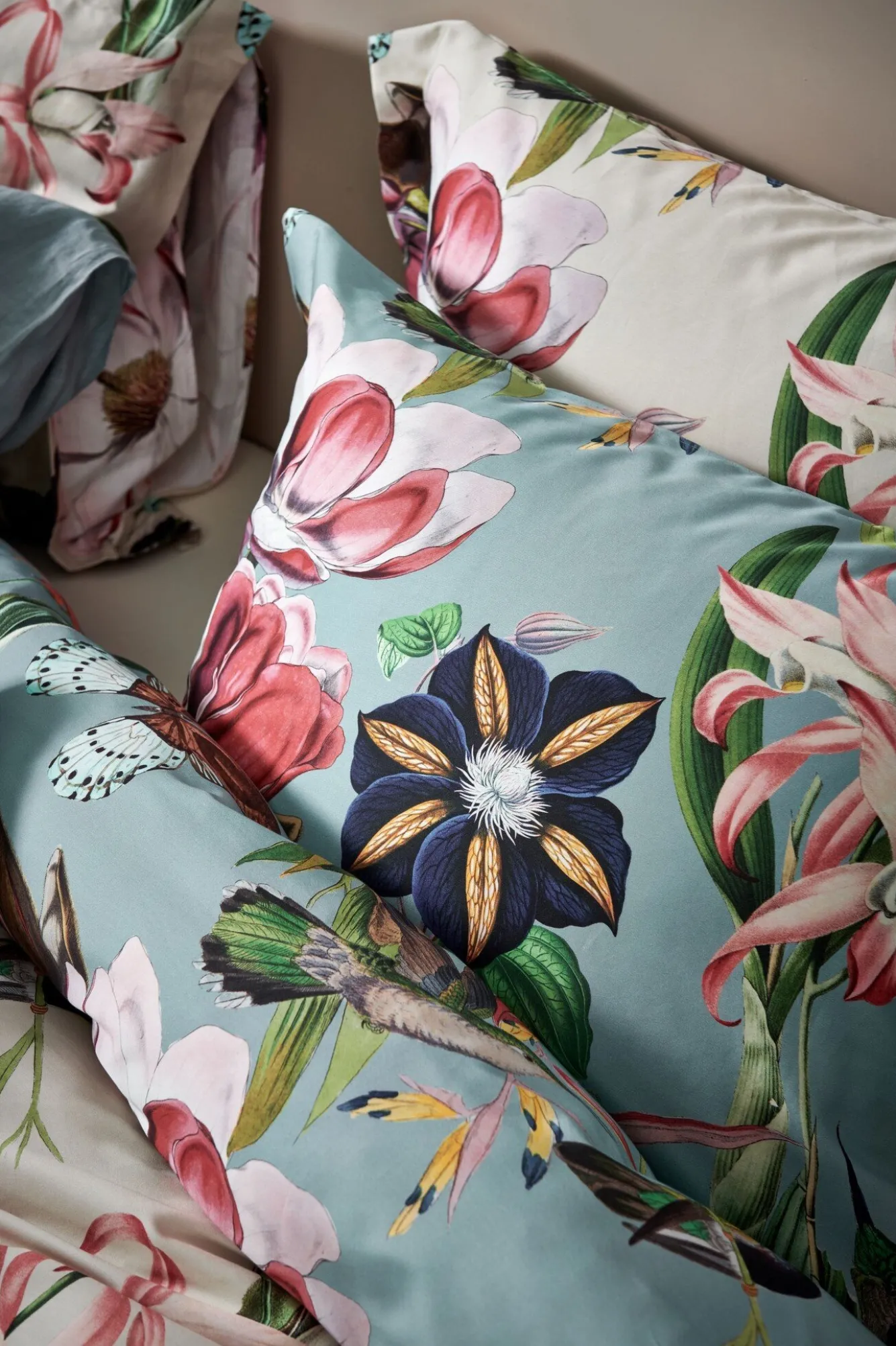 Vandyck Duvet cover FLOWER MIX Cream Tan 140x220 cm (satin cotton)