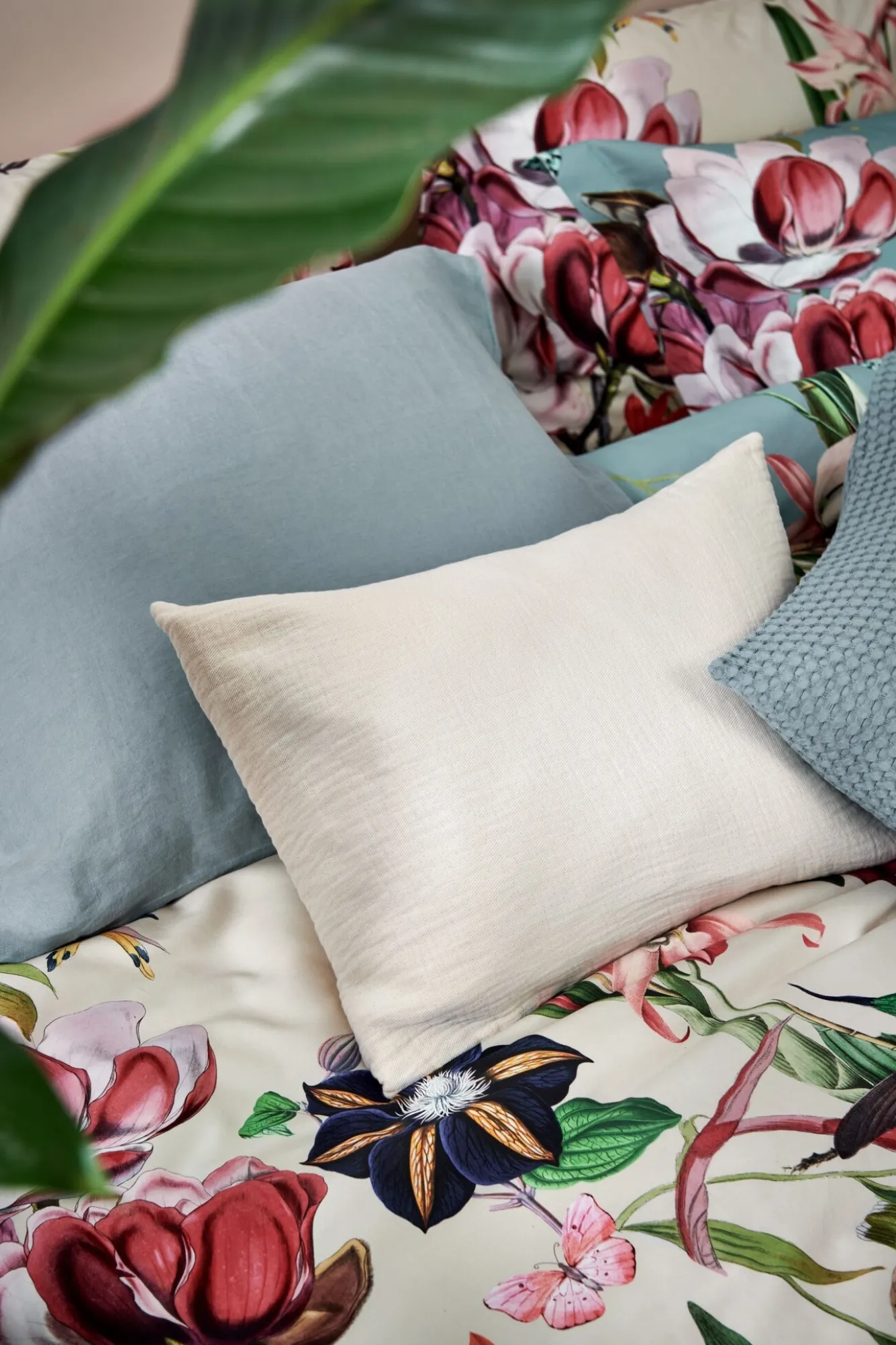 Vandyck Duvet cover FLOWER MIX Cream Tan 200x220 cm (satin cotton)