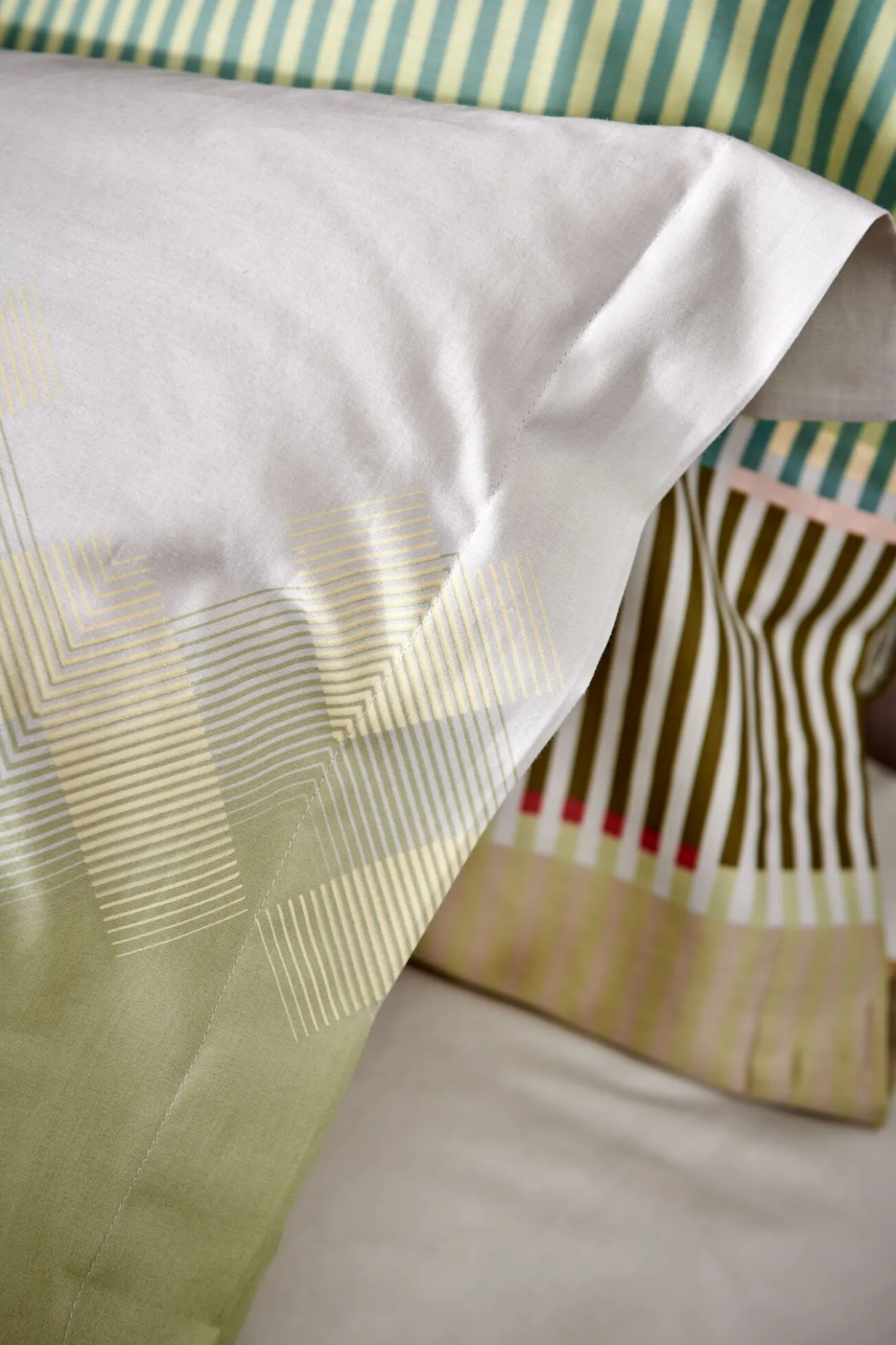 Vandyck Duvet cover HAPPY SLEEP Smoke Green 240x220 cm (satin cotton)