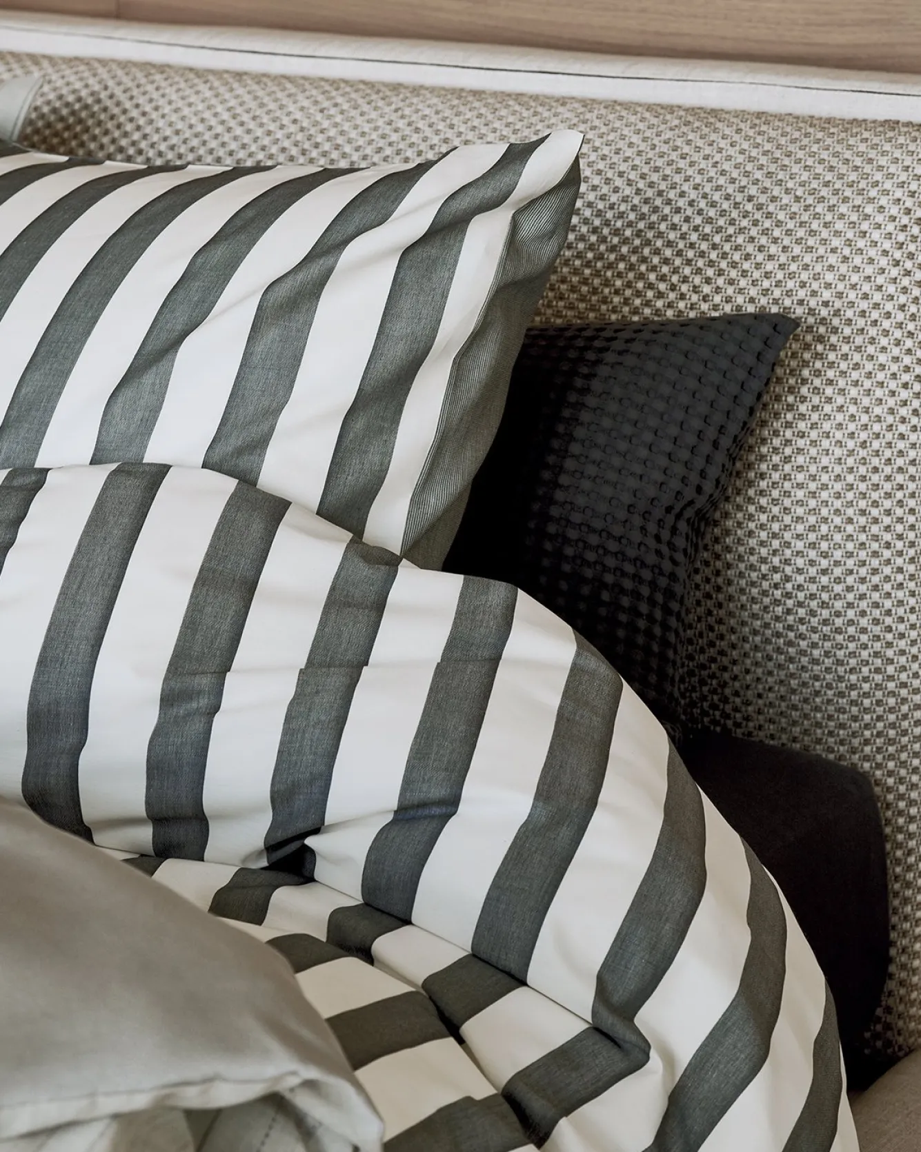 Vandyck Duvet cover HOME 97 Off Black 200x220 cm (cotton / tencel)