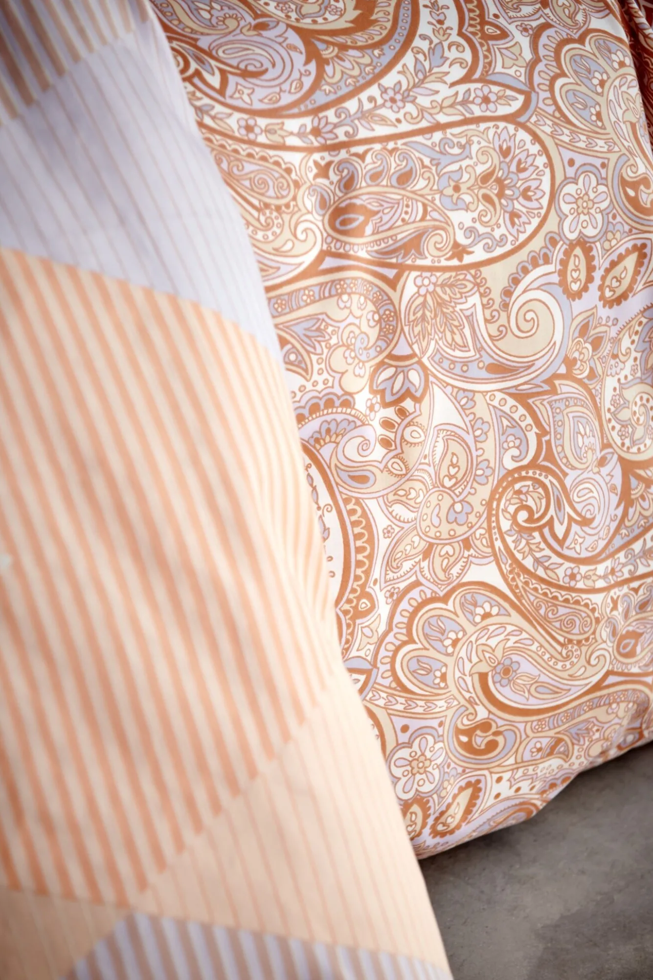 Vandyck Duvet cover HAPPY FEVER Apricot Blush 140x220 cm (satin cotton)