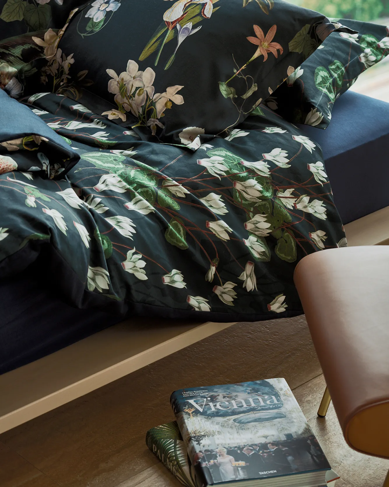 Vandyck Duvet cover PARADISO Blue Ink 200x220 cm (satin cotton)