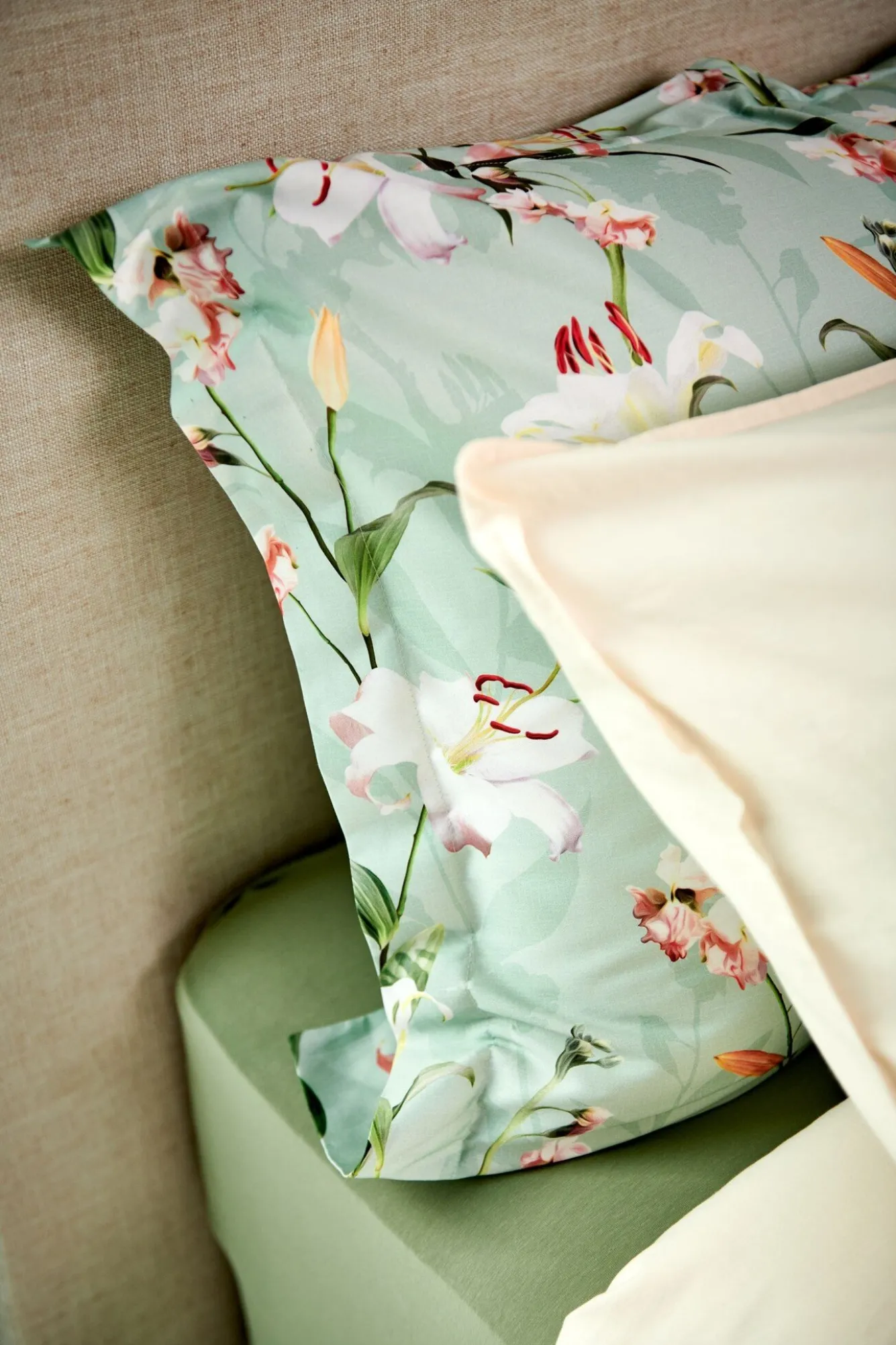 Vandyck Duvet cover AZALEA Light Green 200x220 cm (satin cotton)