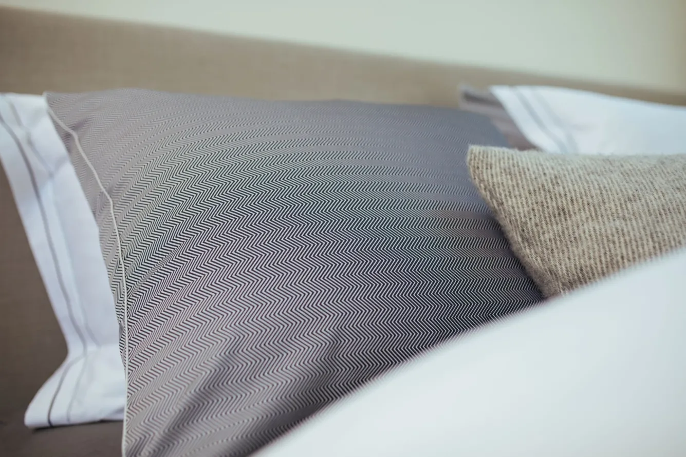 Vandyck Duvet cover HOME Milano Off Black 200x220 cm (satin cotton)