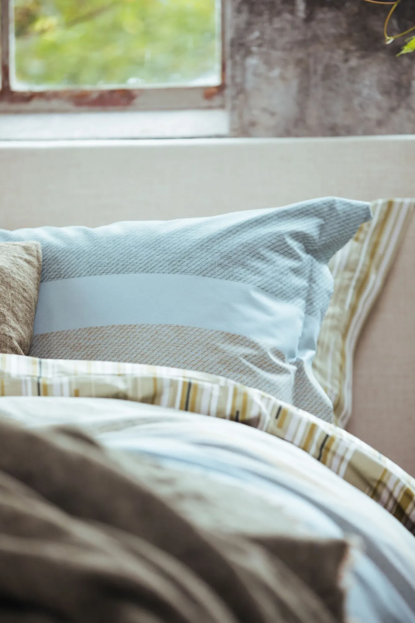 Vandyck Duvet cover GREEN SHOOT smoke green 240x220 cm (cotton)