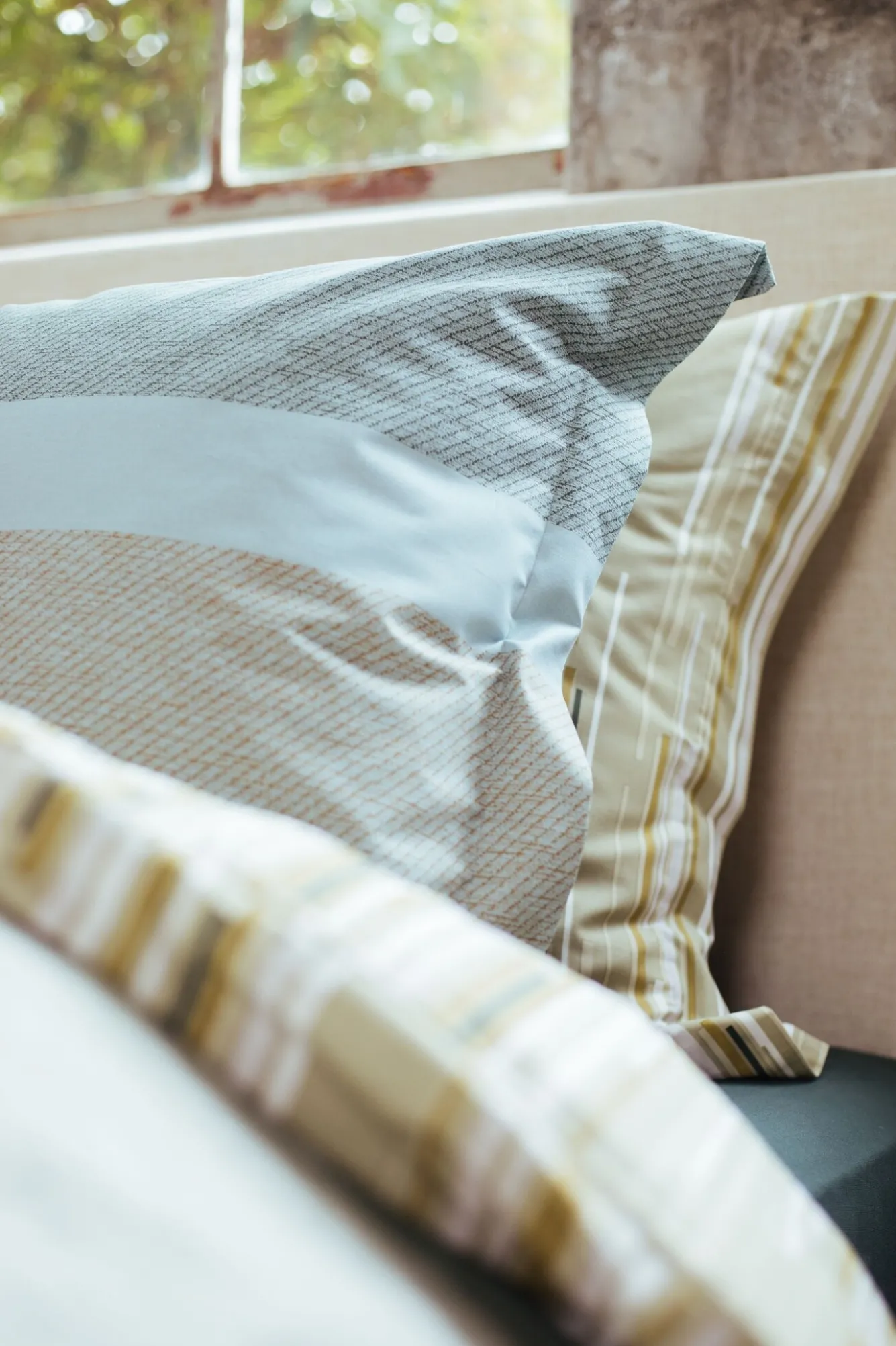 Vandyck Duvet cover GREEN SHOOT smoke green 240x220 cm (cotton)