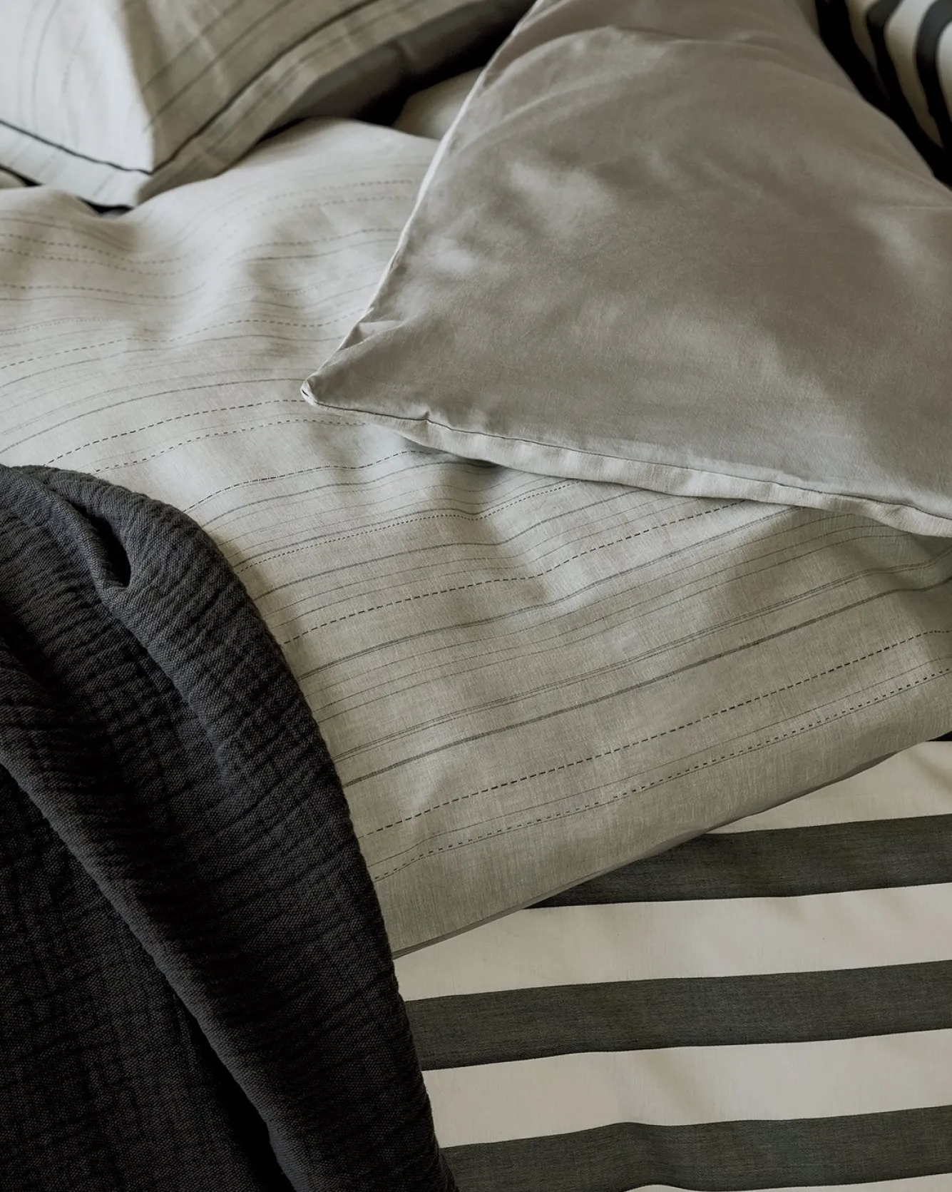 Vandyck Duvet cover HOME 97 Off Black 140x220 cm (cotton / tencel)