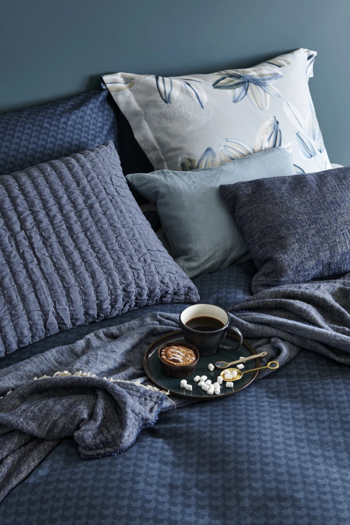 Vandyck HOME 81 throw 130x220 cm Faded Denim (HCLO18281)