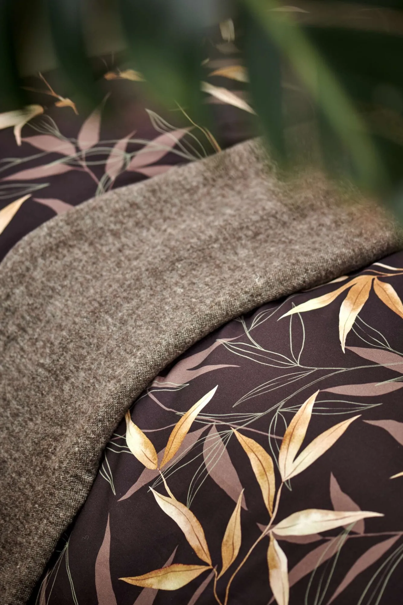 Vandyck HOME 81 throw 130x220 cm Fudge (HCLO18281)