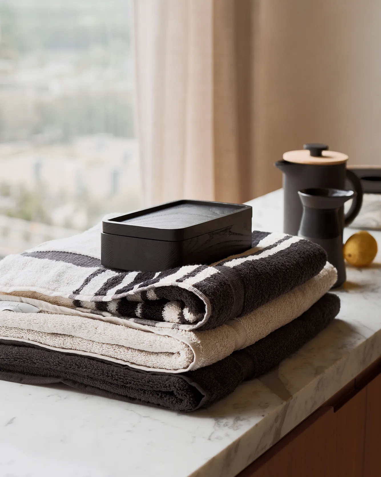 Vandyck Package deal 30: 3x bath towel + 1x hotel mat RANGER Off Black