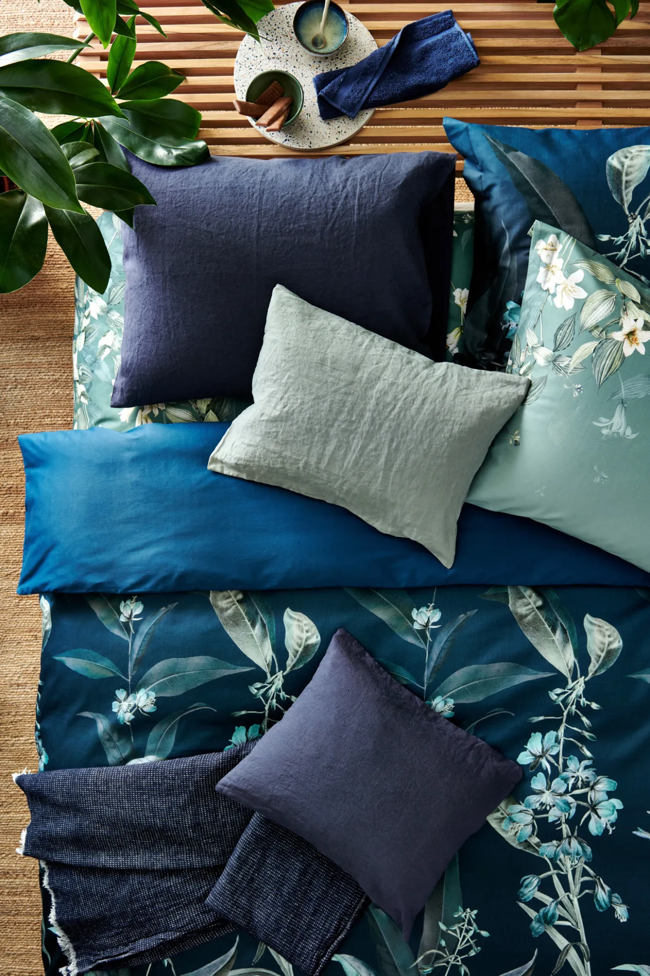 Vandyck Pillowcase PURITY 79 Smoke Green 40x50 cm (linen / cotton) PUCO16179