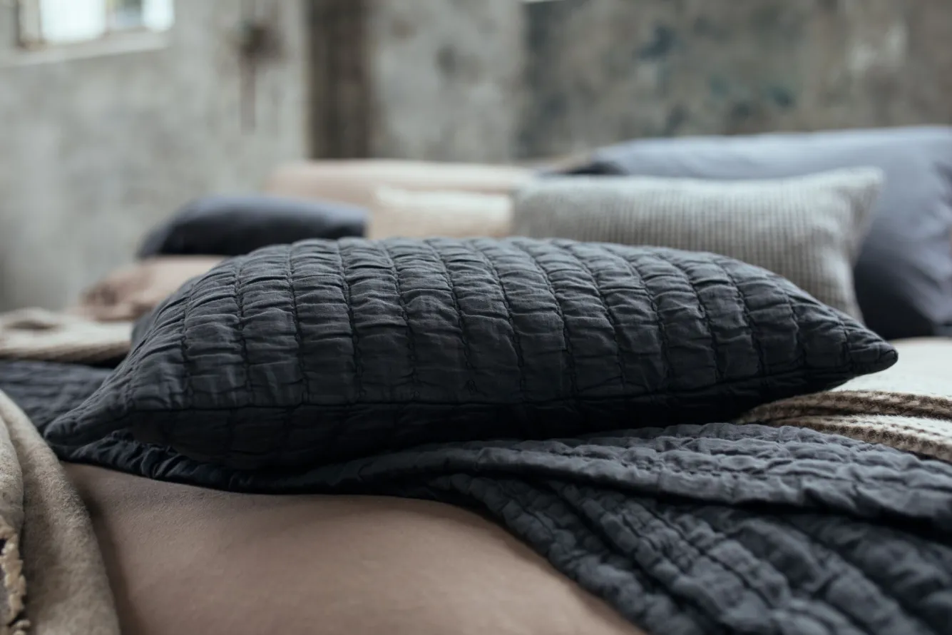 Vandyck PURE 64 pillowcase 40x55 cm color Off Black (cotton)