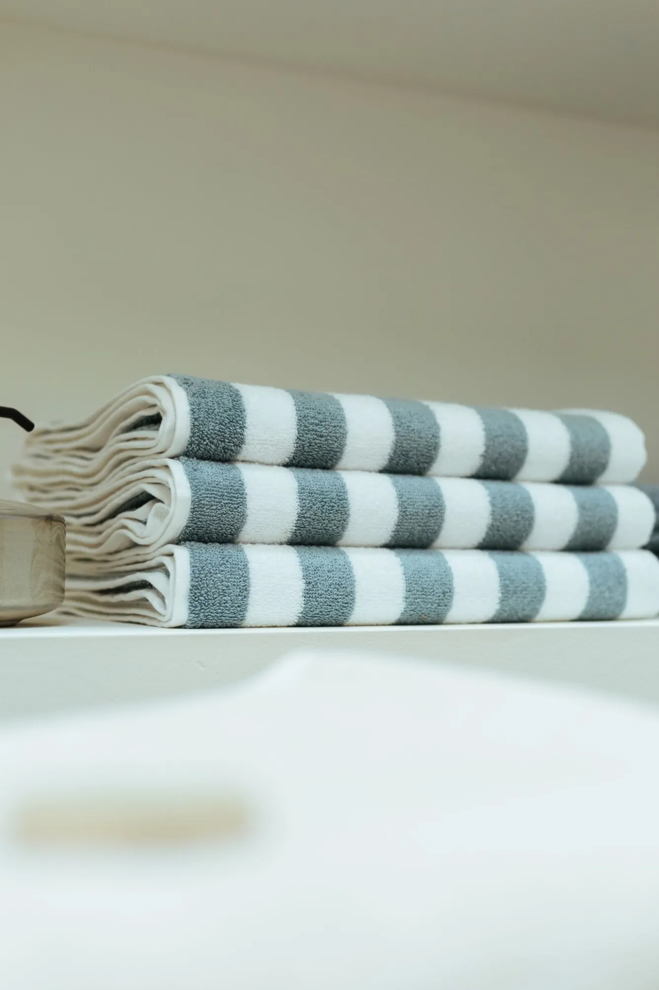 Vandyck Towel VERONA Stripes color Pearl Blue