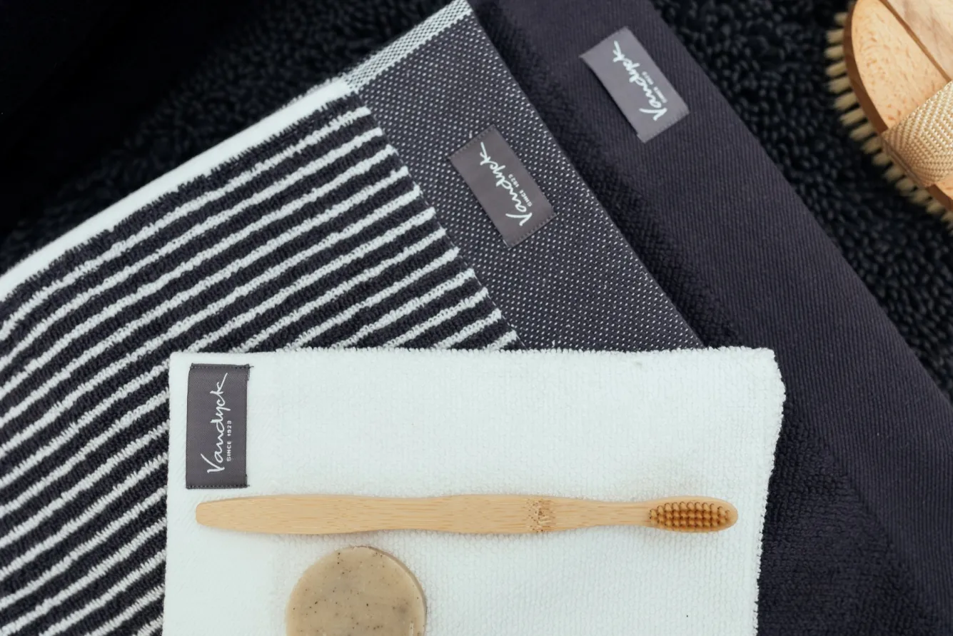 Vandyck Washcloth HOME Petit Ligne Off Black (BAKC15101) set/6 pieces